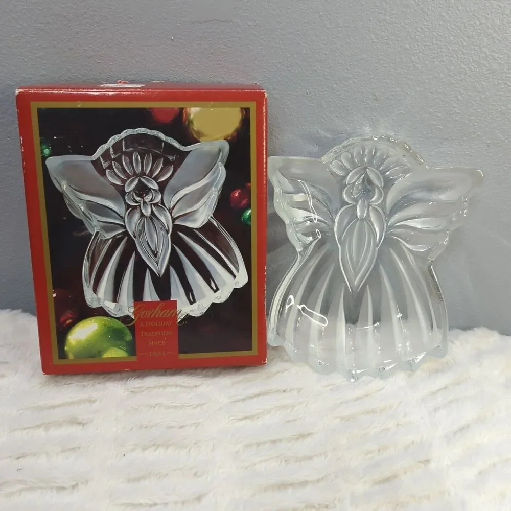 Gorham Holiday Traditions Angels of Peace 8 1/2 Inch Angel Candy‎ Dish